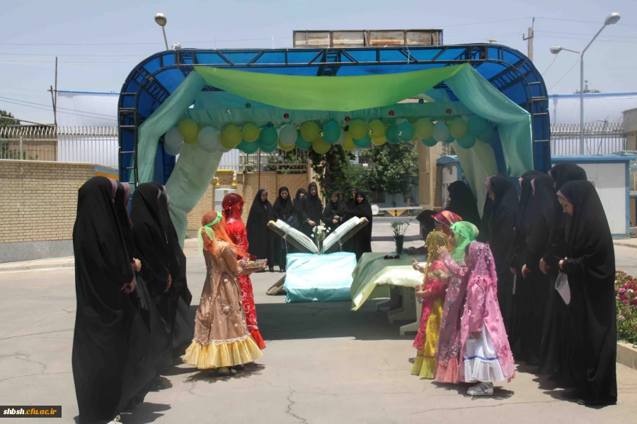 مراسم استقبال از دانشجویان