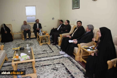 دیدار سرپرست دانشگاه فرهنگیان با خانواده شهید سید علیرضا موسوی منزه، از دانشجو معلمان شهید استان فارس