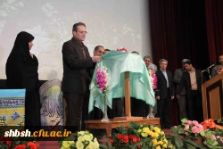 رونمایی از قرآن دست نویس انجام شده توسط دانشجویان و عوامل اجرایی جشنواره