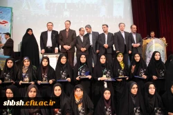 عکس یادگاری منتخبین جشنواره با مسئولین دانشگاه فرهنگیان