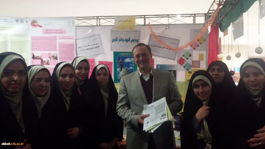 بازدیددکتر مهر محمدی سرپرست دانشگاه فرهنگیان از غرفه پردیس شهید باهنر