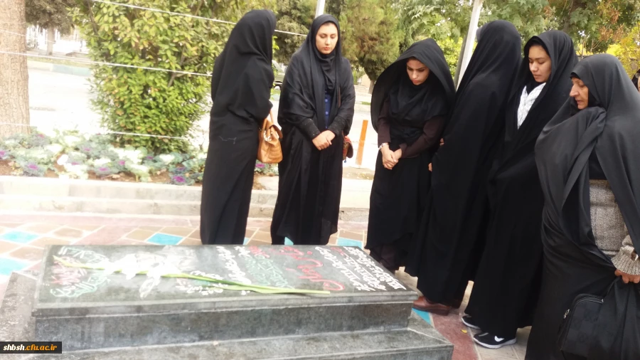 زیارت قبورشهدا ودیدار ازخانواده معظم شهید محمودی ازشهدای مدافع حرم