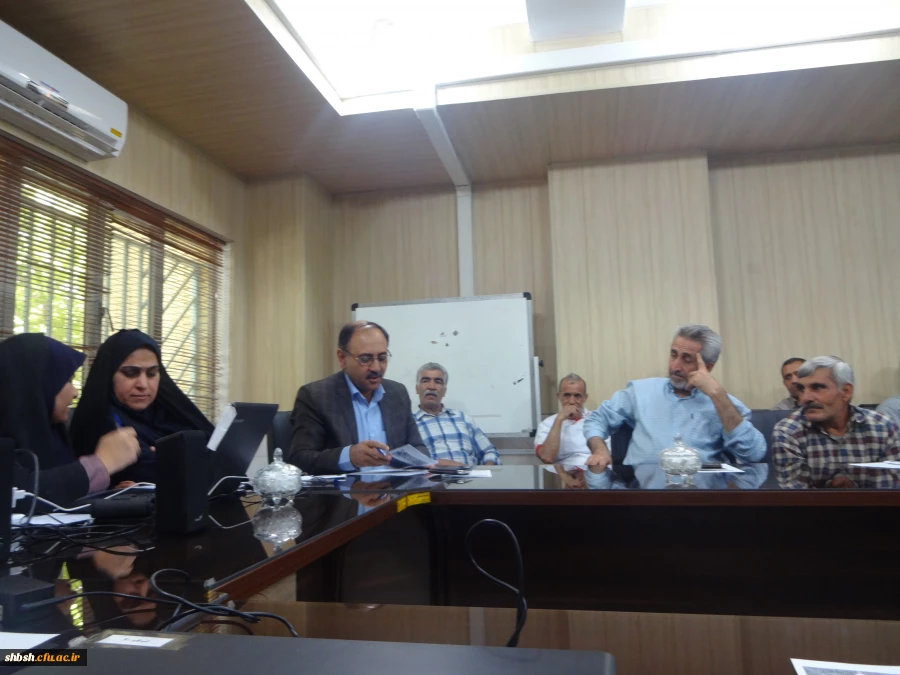 نشست  صمیمی مدیریت پردیس شهید باهنر  باکارکنان پردیس