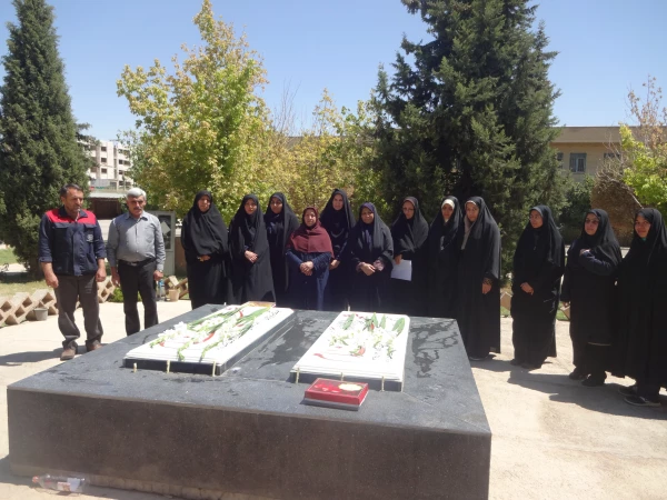 مراسم عطر افشانی وغبار روبی ازقبور معزز شهدای گمنام