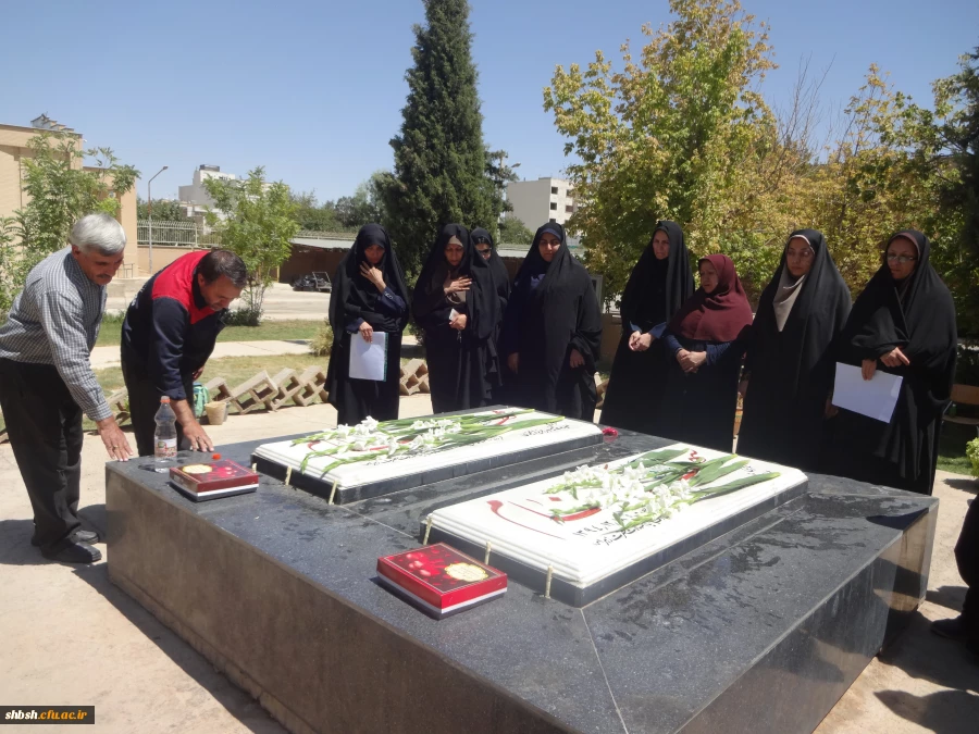 مراسم عطر افشانی وغبار روبی ازقبور معزز شهدای گمنام