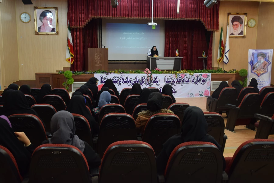 نشست دکتر کاوه مدیر کل امور اجتماعی دانشگاه فرهنگیان با دانشجویان پردیس شهید باهنر فارس