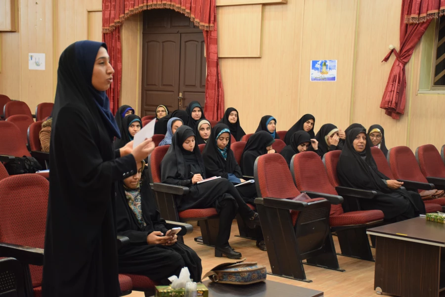 نشست دکتر کاوه مدیر کل امور اجتماعی دانشگاه فرهنگیان با دانشجویان پردیس شهید باهنر فارس