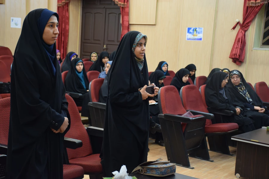 نشست دکتر کاوه مدیر کل امور اجتماعی دانشگاه فرهنگیان با دانشجویان پردیس شهید باهنر فارس