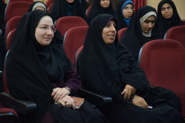 نشست دکتر کاوه مدیر کل امور اجتماعی دانشگاه فرهنگیان با دانشجویان پردیس شهید باهنر فارس