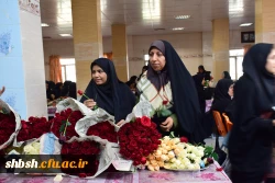 خاطره انگیزترین روز برای دانشجویان با تقدیم گل از طرف مدیریت پردیس شهید باهنر
