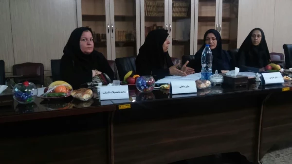 جلسه دفاع دانشجویان کارشناسی ارشد