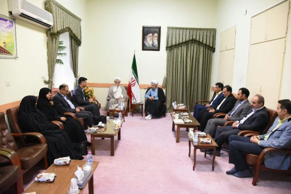 دیدار مسئولین دانشگاه فرهنگیان فارس با امام جمعه شیراز