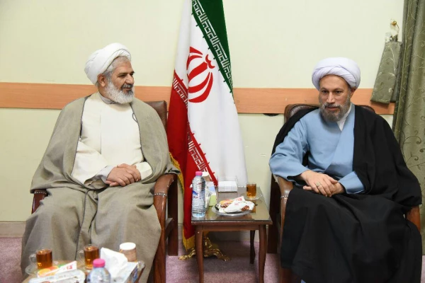 دیدار مسئولین دانشگاه فرهنگیان فارس با امام جمعه شیراز