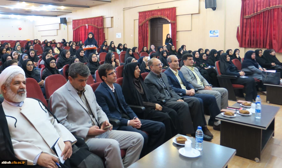 آئین افتتاحیه دانشجو معلمان ورودی بهمن ماه 97 در سالن اجتماعات پردیس شهید باهنر فارس برگزار شد