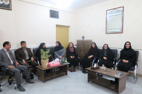تکریم و بزرگداشت روز زن و مادر با حضور همکاران پردیس شهید باهنر فارس