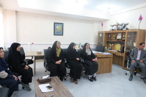 تکریم و بزرگداشت روز زن و مادر با حضور همکاران پردیس شهید باهنر فارس