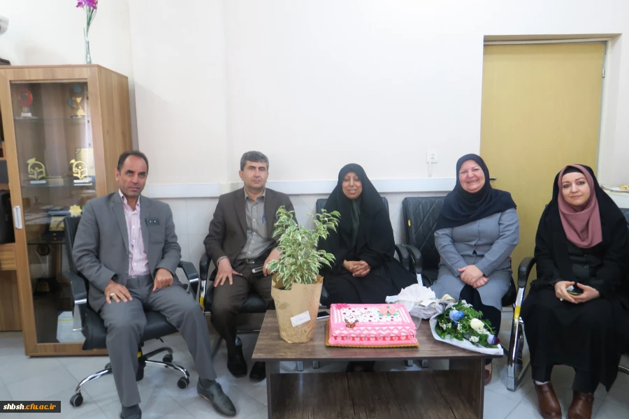 تکریم و بزرگداشت روز زن و مادر با حضور همکاران پردیس شهید باهنر فارس