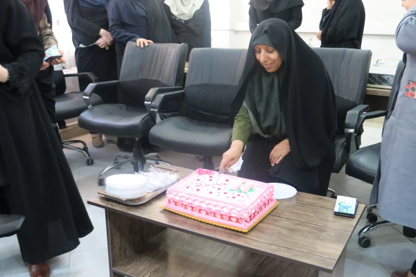 تکریم و بزرگداشت روز زن و مادر با حضور همکاران پردیس شهید باهنر فارس