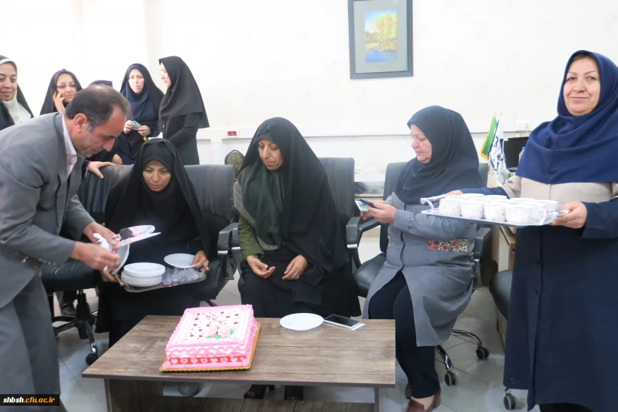 تکریم و بزرگداشت روز زن و مادر با حضور همکاران پردیس شهید باهنر فارس