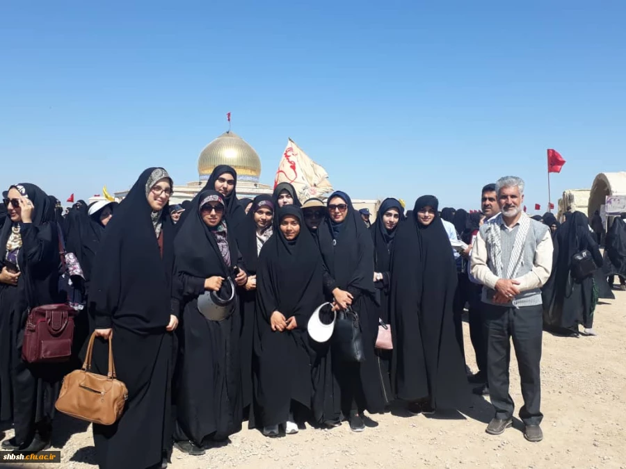 حضور کاروان راهیان نور دانشجویان پردیس شهید باهنر فارس در مناطق جنگی جنوب