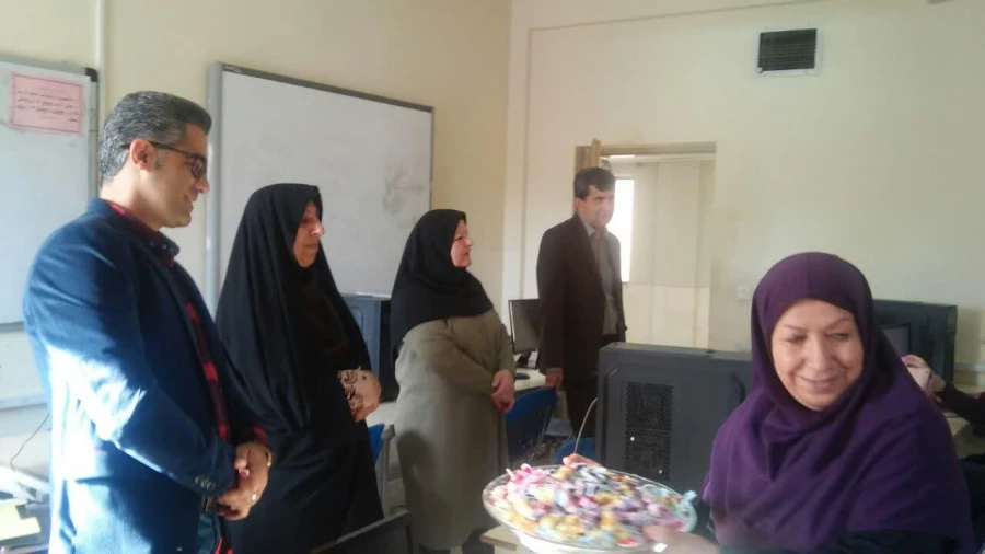 بازدید سرپرست و معاونان پردیس شهید باهنر فارس از اولین روز تشکیل کلاس ها ی درس بعد از تعطیلات نوروز