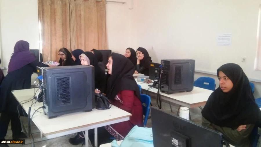 بازدید سرپرست و معاونان پردیس شهید باهنر فارس از اولین روز تشکیل کلاس ها ی درس بعد از تعطیلات نوروز