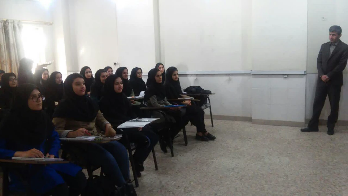 بازدید سرپرست و معاونان پردیس شهید باهنر فارس از اولین روز تشکیل کلاس ها ی درس بعد از تعطیلات نوروز