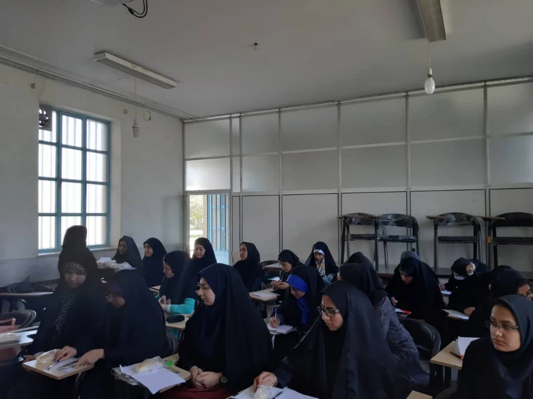 برپایی ایستگاه تغذیه سالم به مناسبت هفته سلامت