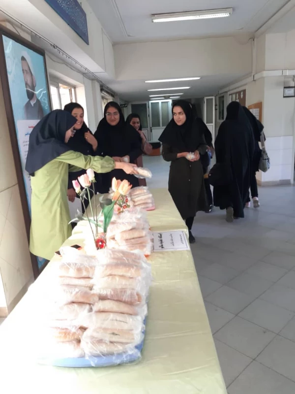 برپایی ایستگاه تغذیه سالم به مناسبت هفته سلامت