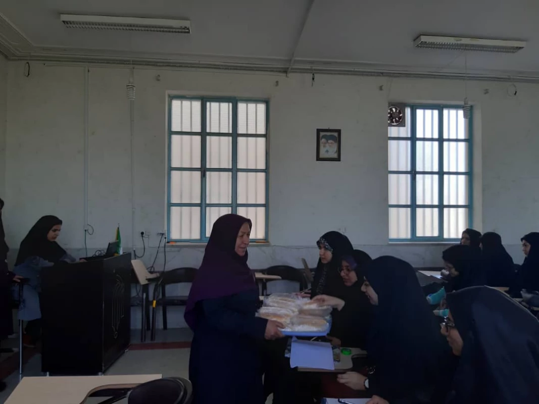 برپایی ایستگاه تغذیه سالم به مناسبت هفته سلامت