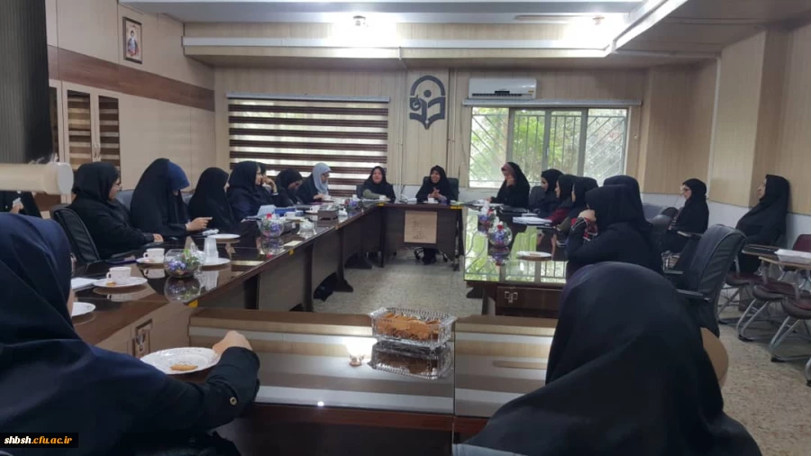 به مناسبت هفته سرآمدی آموزشی و در جهت تکریم و گرامی داشت روز معلم و تقدیر و تشکر از نمایندگان آموزشی کلاس ها