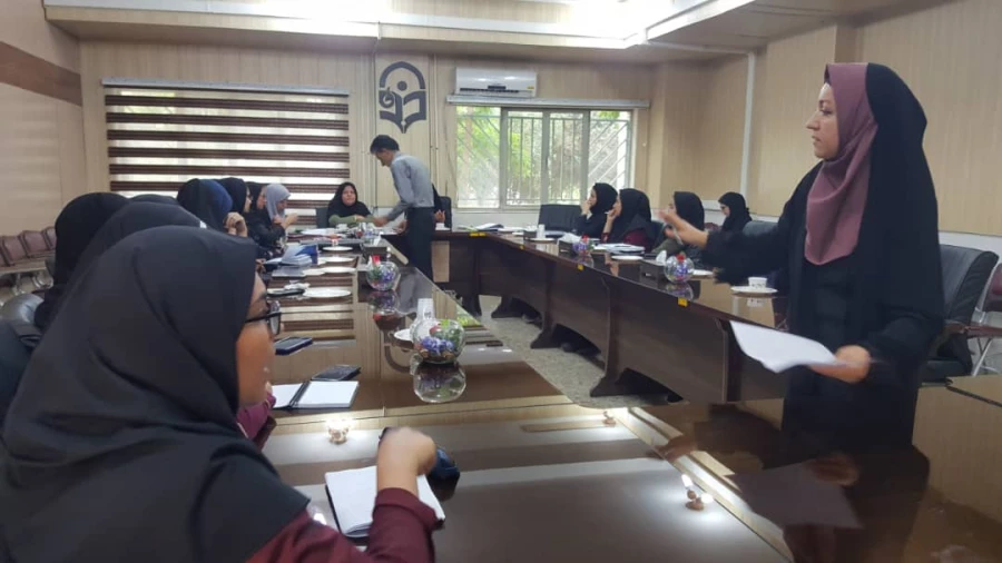 به مناسبت هفته سرآمدی آموزشی و در جهت تکریم و گرامی داشت روز معلم و تقدیر و تشکر از نمایندگان آموزشی کلاس ها