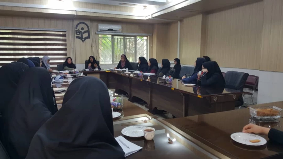 به مناسبت هفته سرآمدی آموزشی و در جهت تکریم و گرامی داشت روز معلم و تقدیر و تشکر از نمایندگان آموزشی کلاس ها