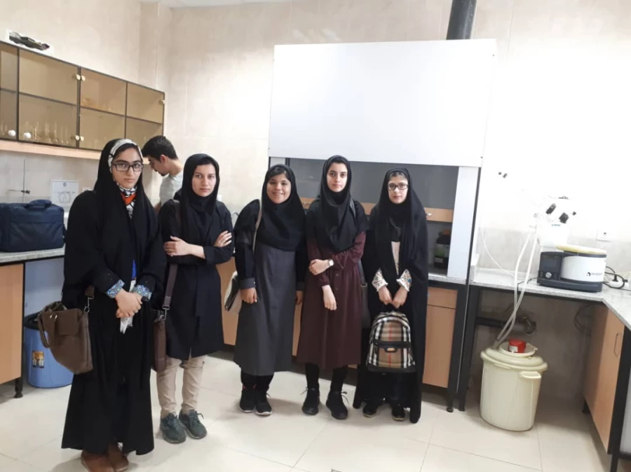 بازدید از آزمایشگاه مرکزی دانشگاه شیراز:
