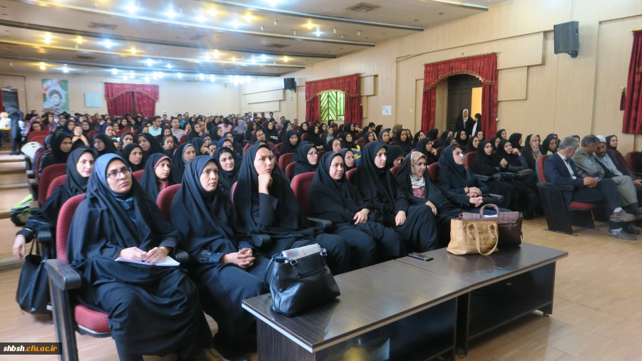 گردهمایی دانشجویان کارشناسی ارشد, کارشناس ناپیوسته و مهارت آموزان ماده 28 به مناسبت هفته سرامدی اموزش