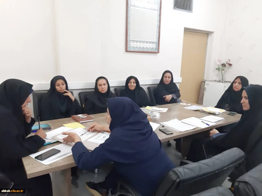 جلسه  سرپرستان شبانه روزی  و حوزه دانشجویی در حضور خانم دکتر داودی 2