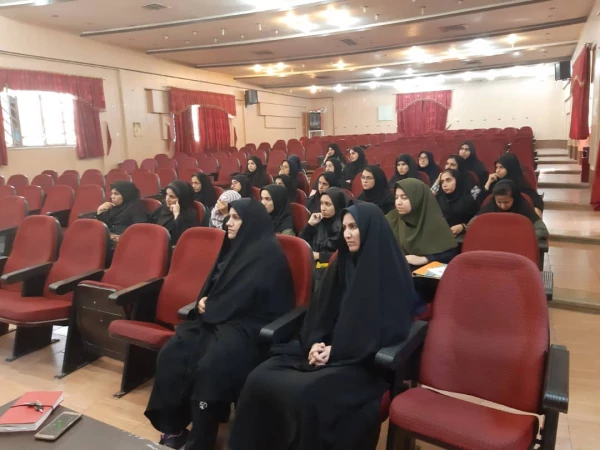 تشکیل جلسه مدیریت پردیس شهید باهنر با نمایندگان سراهای دانشجویی نیایش و ستایش   3