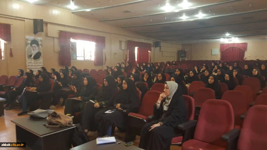 اولین نشست تخصصی علمی پژوهشی با عنوان پژوهش های دانشجویی وتفکر انتقادی 2