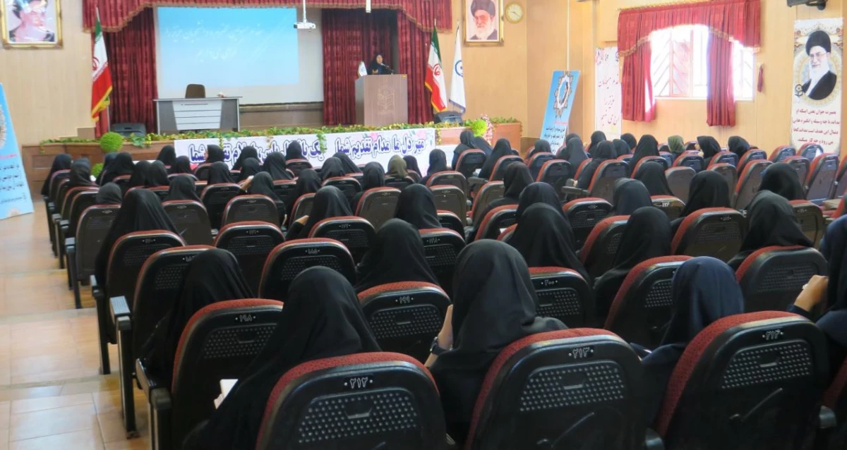 جلسه توجیهی دانشجومعلمان ورودی 98 2