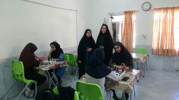 برگزاری مسابقات هفته تربیت بدنی در پردیس شهید باهنر 4