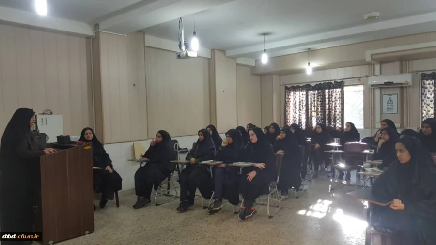 باز دید دانش آموزان دبیرستان معارف از پردیس شهید باهنر 3