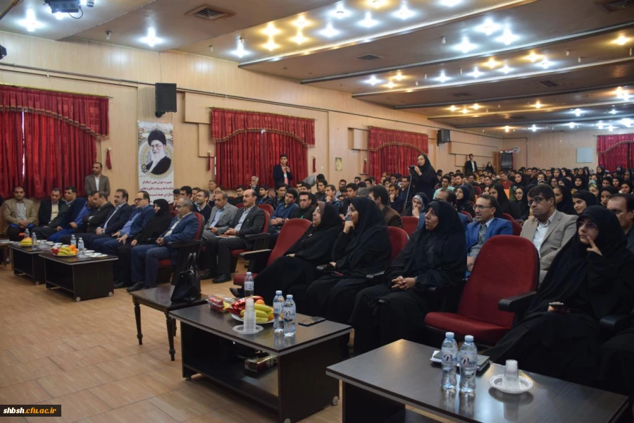 مراسم استانی گرامی داشت روز دانشجو با حضور استاندار فارس به میزبانی پردیس شهید باهنر برگزار شد 32