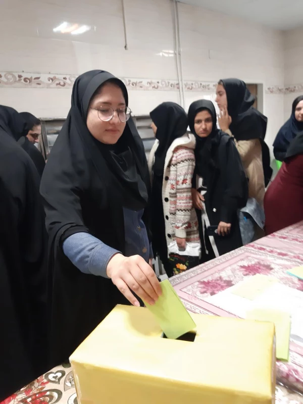 برگزاری انتخابات کانون همیاران سلامت جسم و روان 4