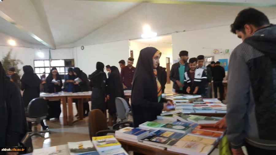  مراحل برپایی و برگزاری نمایشگاه کتاب  در مرکز آموزش عالی شهید مطهری با حضور دانشجویان پردیس شهید باهنر فارس
 2