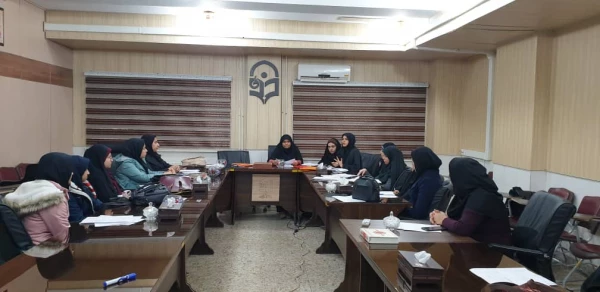 دومین جلسه شورای مرکزی کانونهای فرهنگی پردیس شهید باهنر باحضور دبیران کانونها در سالن کنفرانس پردیس شهید باهنر برگزار گردید 3