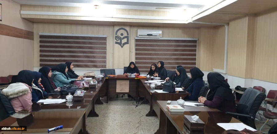 دومین جلسه شورای مرکزی کانونهای فرهنگی پردیس شهید باهنر باحضور دبیران کانونها در سالن کنفرانس پردیس شهید باهنر برگزار گردید 3