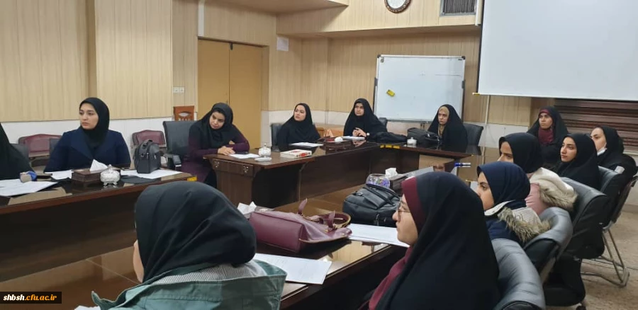 دومین جلسه شورای مرکزی کانونهای فرهنگی پردیس شهید باهنر باحضور دبیران کانونها در سالن کنفرانس پردیس شهید باهنر برگزار گردید 4