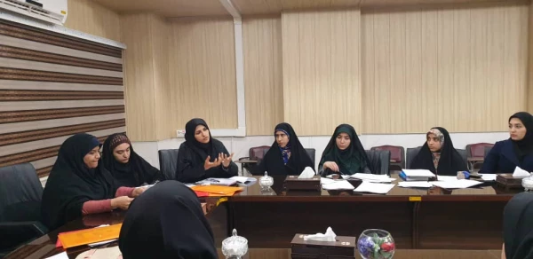 دومین جلسه شورای مرکزی کانونهای فرهنگی پردیس شهید باهنر باحضور دبیران کانونها در سالن کنفرانس پردیس شهید باهنر برگزار گردید 6