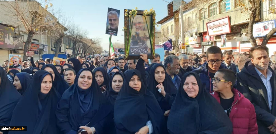 حضور باشکوه اساتید، کارکنان و دانشجویان پردیس شهید باهنر در روز بیادماندنی بزرگداشت  سردار رشید اسلام شهید سپهبد حاج قاسم سلیمانی 2