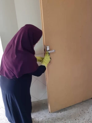 ضد عفونی کردن ساختمان های پردیس شهید باهنر فارس جهت پیشگیری از ورود ویروس کرونا 5